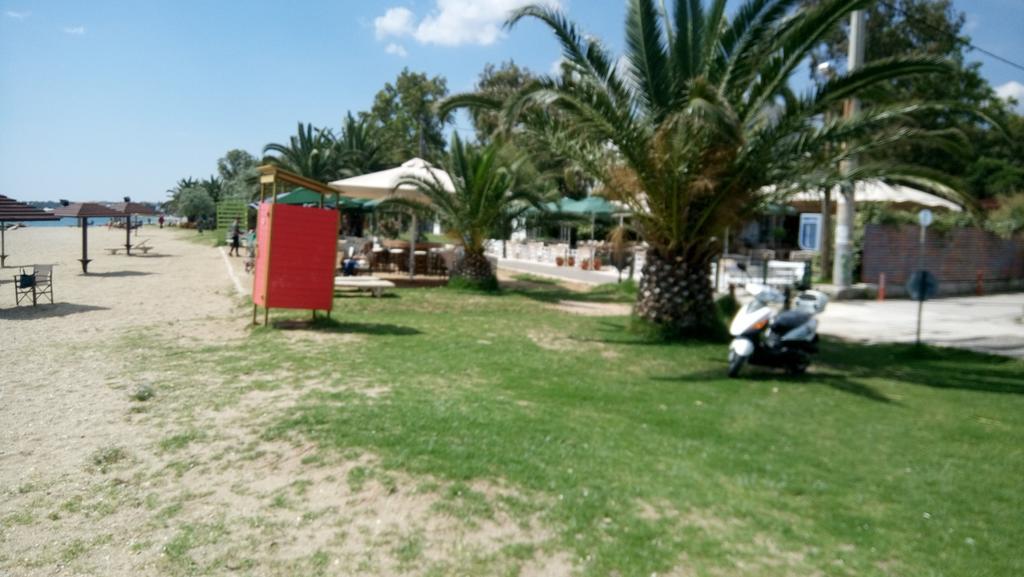 Villa George Néa Mákri Exterior foto